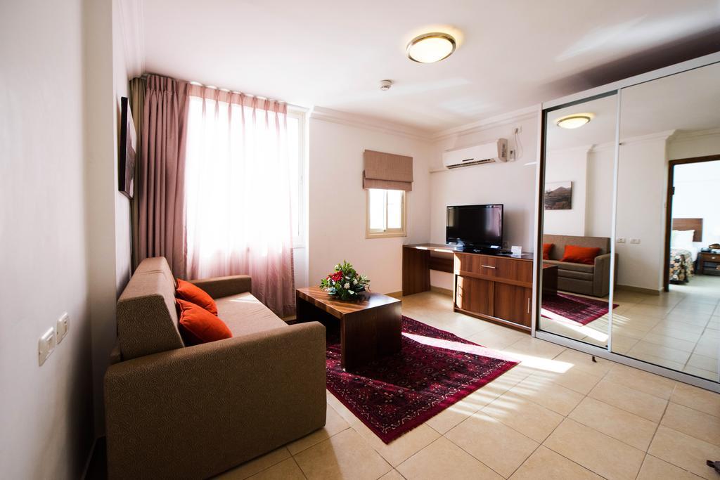 Ramon Suites By Smart Hotels Мицпе Рамон Екстериор снимка
