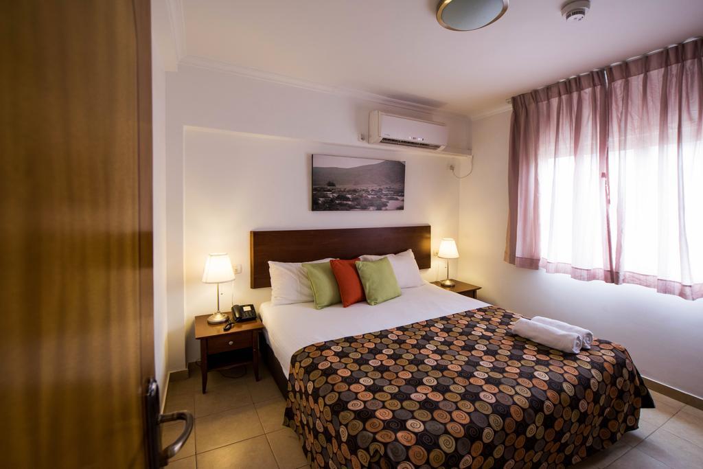 Ramon Suites By Smart Hotels Мицпе Рамон Екстериор снимка